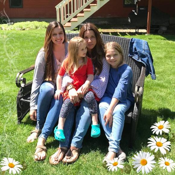 Meet your Posher, Jessica - Picture 1 of 1